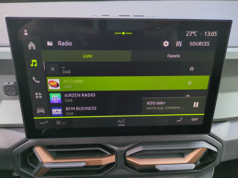 Photo 9 de l'offre de DACIA DUSTER 1.6 HYBRID 140CH EXTREME 4X2 - 4 % à 28999€ chez Automobiles 25
