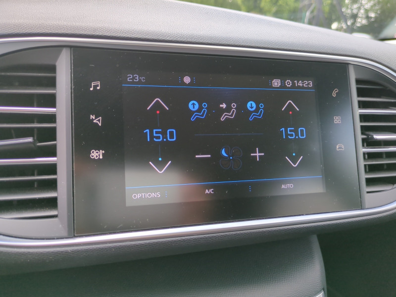 Photo 12 de l'offre de PEUGEOT 308 SW 1.5 BLUEHDI 130CH S&S ALLURE EAT6 à 12990€ chez Automobiles 25