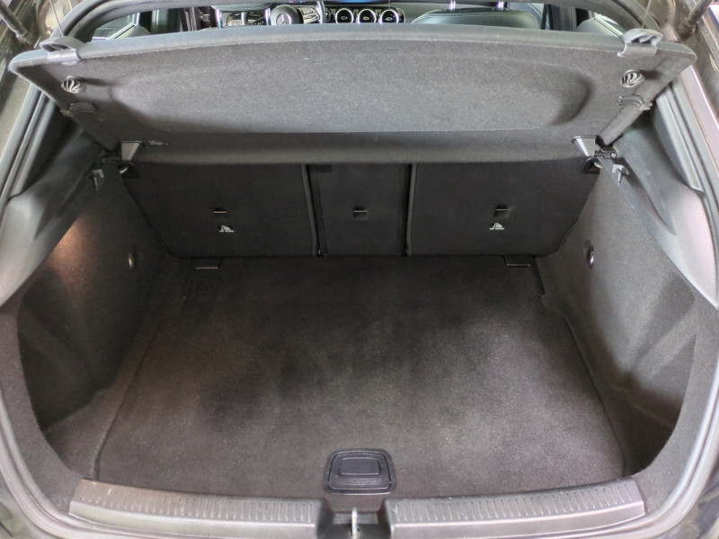 Photo 19 de l'offre de MERCEDES-BENZ CLASSE A 180 D 116CH BUSINESS LINE 7G-DCT à 17990€ chez Automobiles 25
