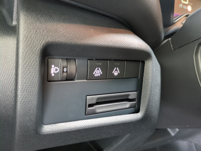 Photo 18 de l'offre de CITROEN C5 AIRCROSS 1.5 BLUEHDI 130CH MAX BOITE AUTOMATIQUE - 32 % à 28999€ chez Automobiles 25