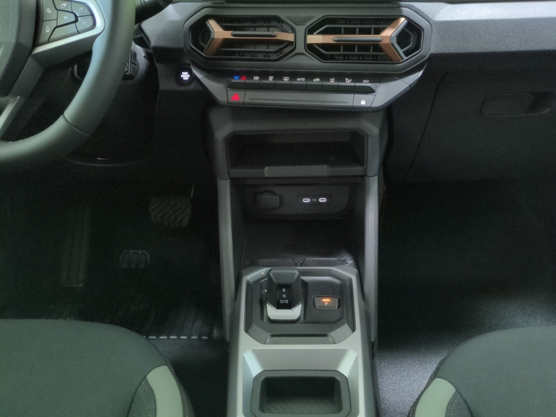 Photo 7 de l'offre de DACIA DUSTER 1.6 HYBRID 140CH EXTREME - 4 % à 28999€ chez Automobiles 25