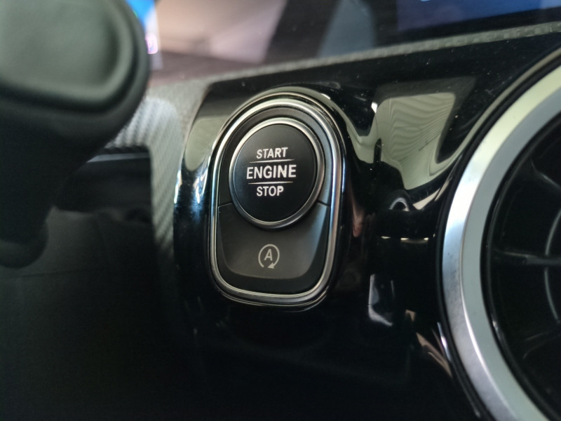 Photo 16 de l'offre de MERCEDES-BENZ CLASSE A 180 D 116CH BUSINESS LINE 7G-DCT à 17990€ chez Automobiles 25