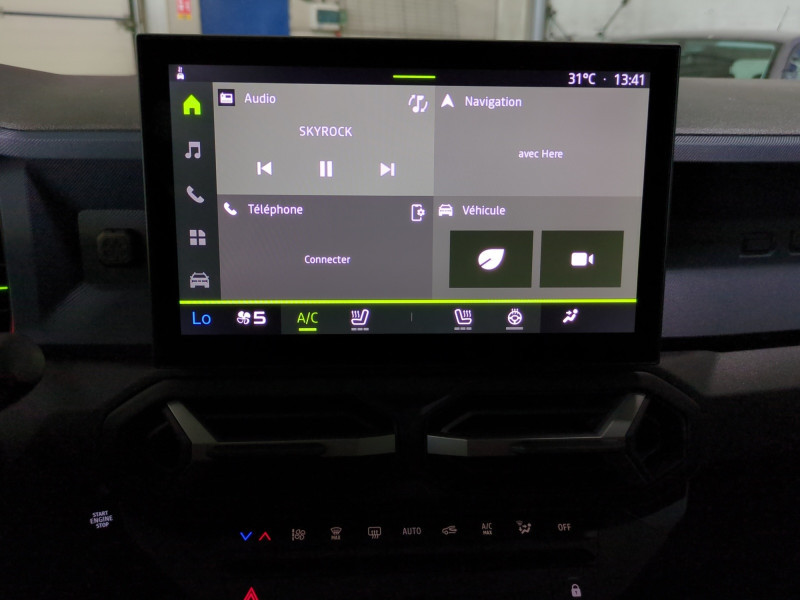 Photo 9 Dacia DUSTER 1.2 TCE MILD HYBRID 130CH JOURNEY -12% Hybride VERT CEDRE en vente chez Automobiles 25 Photo 9 de l'offre de DACIA DUSTER 1.2 TCE MILD HYBRID 130CH JOURNEY -12% à 23999€ chez Automobiles 25