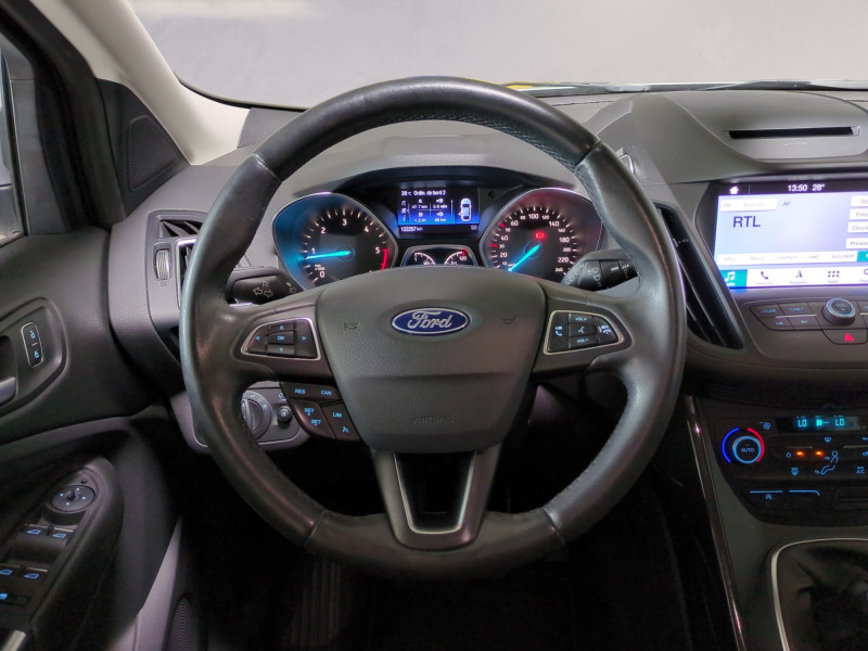 Photo 6 de l'offre de FORD KUGA 1.5 TDCI 120CH STOP&START TITANIUM 4X2 EURO6.2 à 13590€ chez Automobiles 25