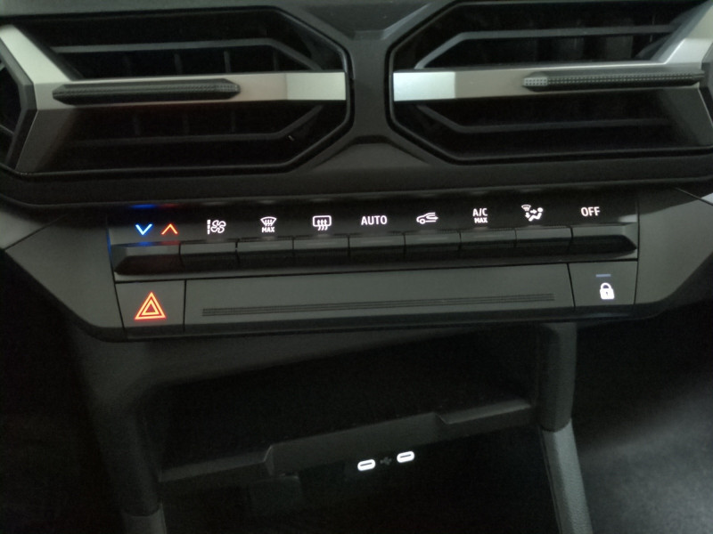 Photo 17 Dacia DUSTER 1.2 TCE MILD HYBRID 130CH JOURNEY -12% Hybride VERT CEDRE en vente chez Automobiles 25 Photo 17 de l'offre de DACIA DUSTER 1.2 TCE MILD HYBRID 130CH JOURNEY -12% à 23999€ chez Automobiles 25