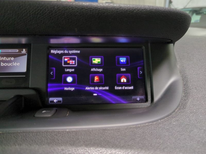 Photo 17 de l'offre de RENAULT SCENIC III 1.6 DCI 130CH ENERGY BOSE EURO6 2015 à 10900€ chez Automobiles 25