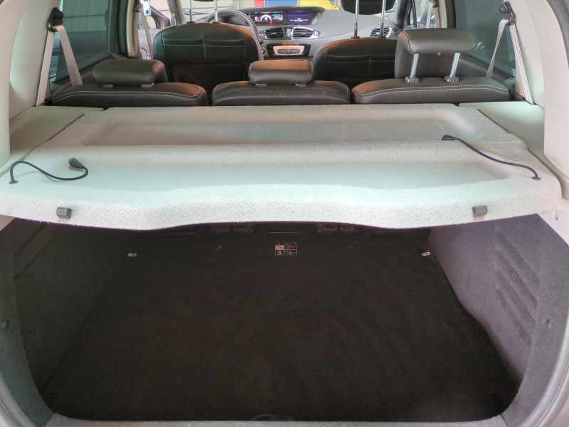 Photo 19 de l'offre de RENAULT SCENIC III 1.6 DCI 130CH ENERGY BOSE EURO6 2015 à 10900€ chez Automobiles 25