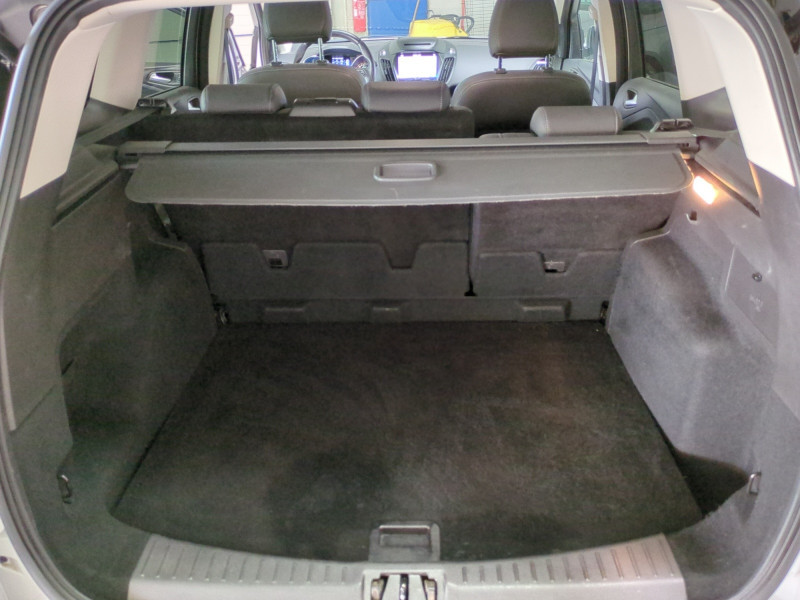 Photo 19 de l'offre de FORD KUGA 1.5 TDCI 120CH STOP&START TITANIUM 4X2 EURO6.2 à 13590€ chez Automobiles 25