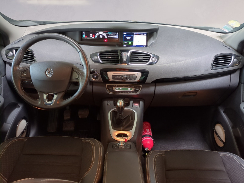 Photo 3 de l'offre de RENAULT SCENIC III 1.6 DCI 130CH ENERGY BOSE EURO6 2015 à 10900€ chez Automobiles 25