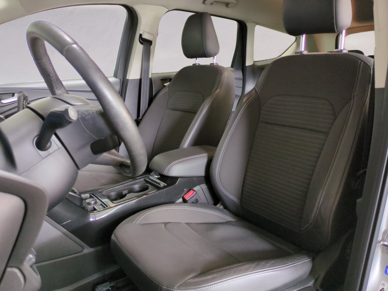 Photo 4 de l'offre de FORD KUGA 1.5 TDCI 120CH STOP&START TITANIUM 4X2 EURO6.2 à 13590€ chez Automobiles 25