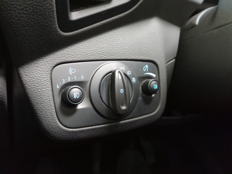 Photo 18 de l'offre de FORD KUGA 2.0 TDCI 150CH STOP&START TITANIUM 4X2 à 14990€ chez Automobiles 25