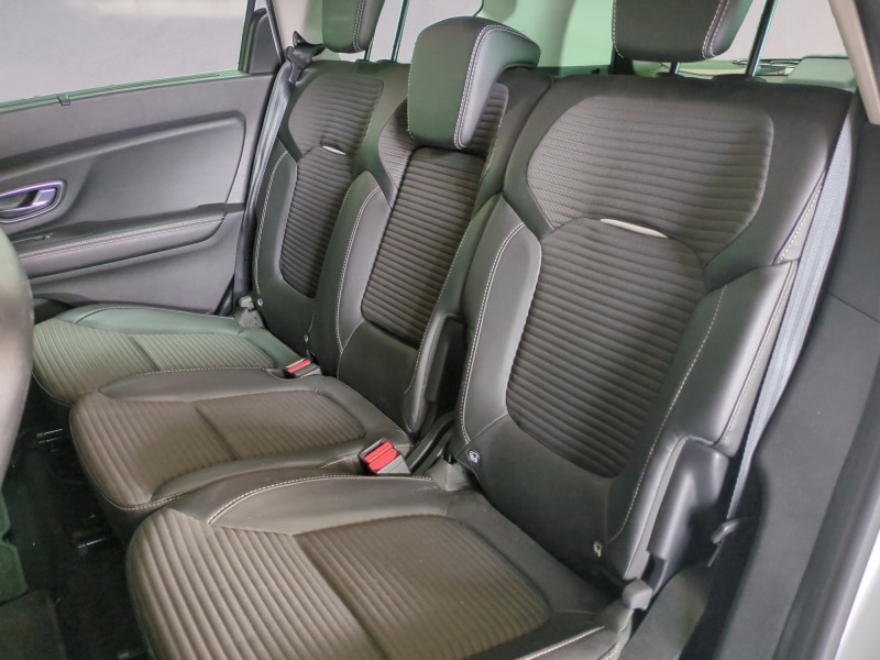 Photo 5 de l'offre de RENAULT GRAND SCENIC IV 1.5 DCI 110CH ENERGY INTENS EDC à 16490€ chez Automobiles 25