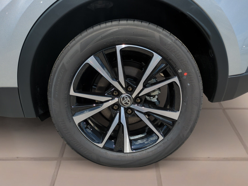 Photo 20 de l'offre de TOYOTA C-HR 1.8 140CH DESIGN MY25 - 21 % à 29499€ chez Automobiles 25