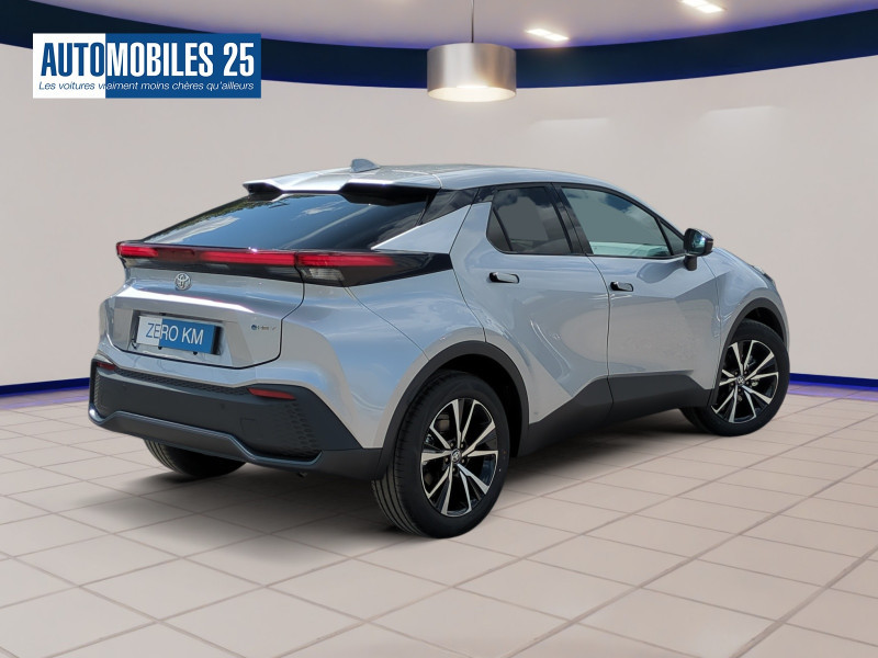 Photo 2 de l'offre de TOYOTA C-HR 1.8 140CH DESIGN MY25 - 21 % à 29499€ chez Automobiles 25