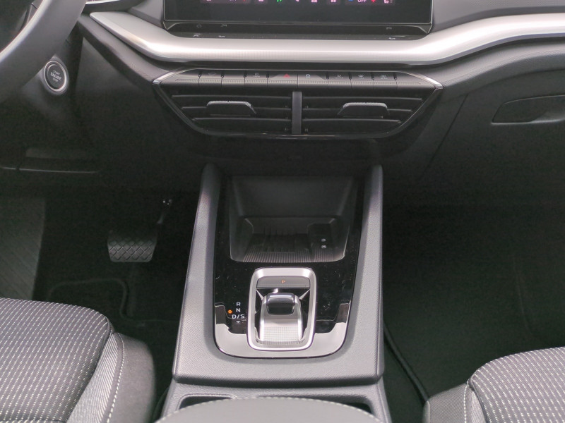 Photo 9 de l'offre de SKODA OCTAVIA COMBI 2.0 TDI SCR 150CH SELECTION DSG7 - 29 % à 30999€ chez Automobiles 25
