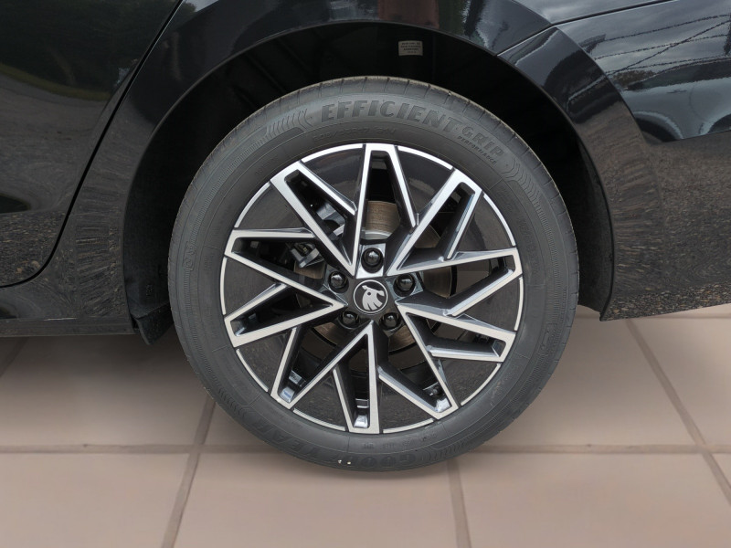 Photo 20 de l'offre de SKODA OCTAVIA COMBI 2.0 TDI SCR 150CH SELECTION DSG7 - 29 % à 30999€ chez Automobiles 25