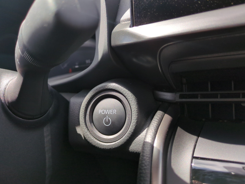 Photo 18 de l'offre de TOYOTA C-HR 1.8 140CH DESIGN MY25 - 21 % à 29499€ chez Automobiles 25