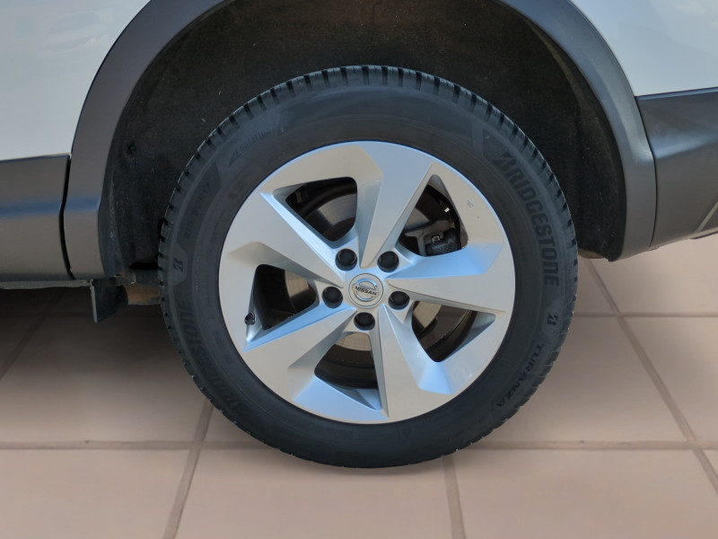 Photo 20 de l'offre de NISSAN QASHQAI 1.5 DCI 115CH ACENTA EURO6D-T à 14990€ chez Automobiles 25