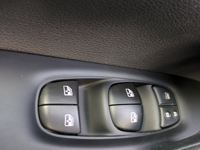 Photo 15 de l'offre de NISSAN QASHQAI 1.5 DCI 115CH ACENTA EURO6D-T à 14990€ chez Automobiles 25