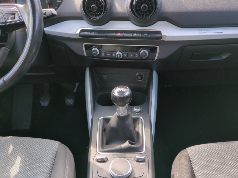 Photo 8 de l'offre de AUDI Q2 1.6 TDI 116CH DESIGN à 16490€ chez Automobiles 25