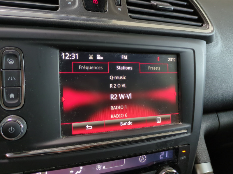 Photo 10 de l'offre de RENAULT KADJAR 1.6 TCE 165CH ENERGY BLACK EDITION à 12490€ chez Automobiles 25