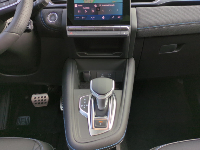 Photo 10 de l'offre de RENAULT SYMBIOZ 1.6 E-TECH FULL HYBRID 145CH ESPRIT ALPINE à 31999€ chez Automobiles 25