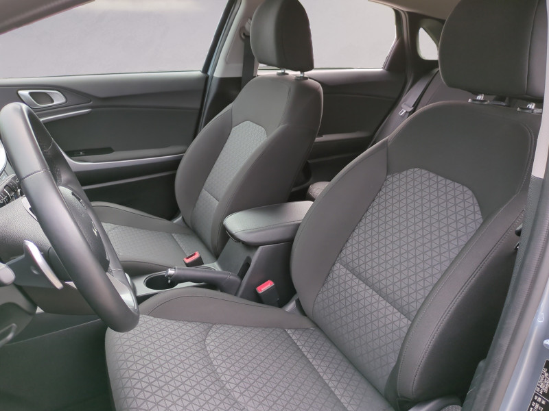 Photo 3 de l'offre de KIA CEED 1.5 T-GDI 140CH ACTIVE DCT7 à 21990€ chez Automobiles 25