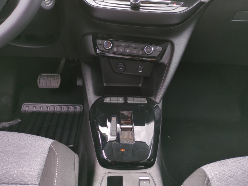 Photo 8 de l'offre de OPEL CORSA 1.2 TURBO 100CH EDITION BVA8 - 21 % à 18999€ chez Automobiles 25