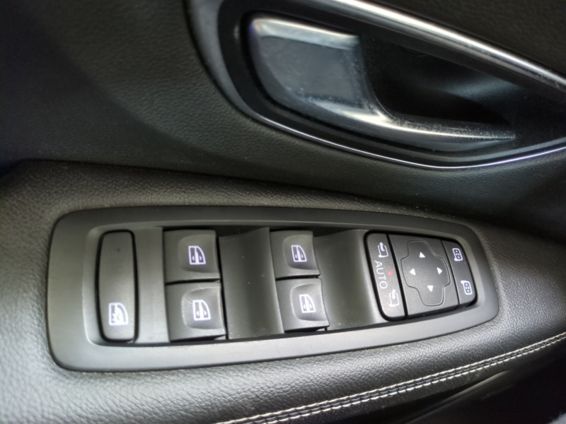 Photo 16 de l'offre de RENAULT GRAND SCENIC IV 1.6 DCI 130CH ENERGY INTENS à 12990€ chez Automobiles 25