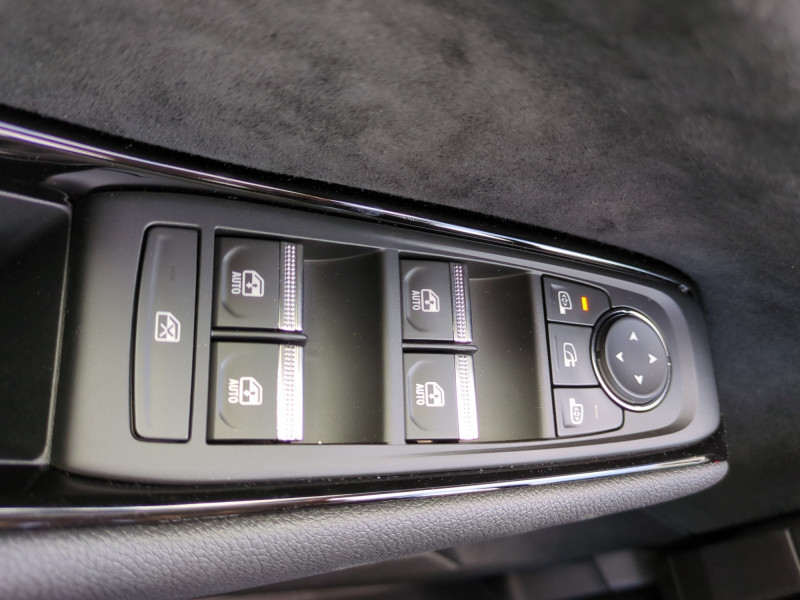 Photo 17 de l'offre de RENAULT AUSTRAL 1.2 E-TECH FULL HYBRID 200CH TECHNO ESPRIT ALPINE - 24 - 22 % à 36699€ chez Automobiles 25