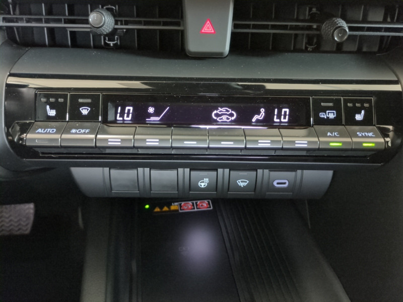 Photo 12 de l'offre de TOYOTA C-HR 1.8 140CH DESIGN MY25 - 22 % à 29499€ chez Automobiles 25