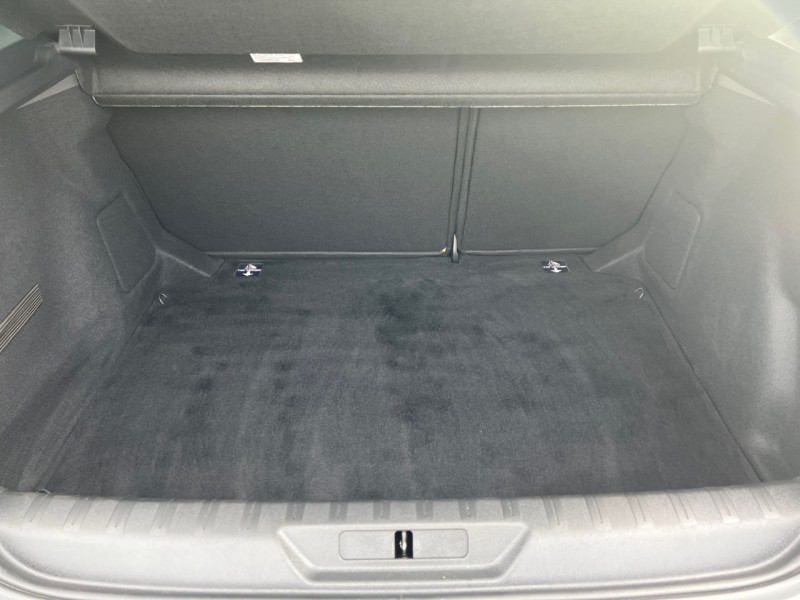 Photo 16 de l'offre de PEUGEOT 308 1.2 PURETECH 110CH S&S ACTIVE à 11890€ chez Automobiles 25