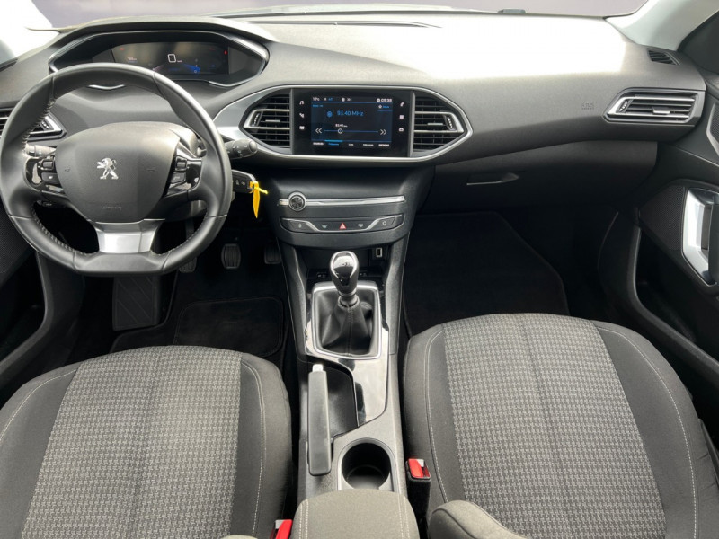 Photo 3 de l'offre de PEUGEOT 308 1.2 PURETECH 110CH S&S ACTIVE à 11890€ chez Automobiles 25