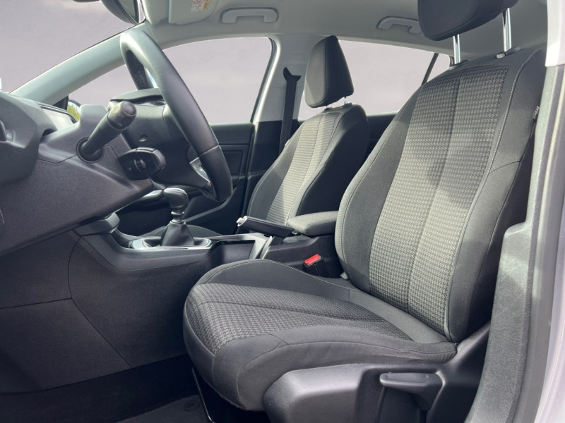 Photo 4 de l'offre de PEUGEOT 308 1.2 PURETECH 110CH S&S ACTIVE à 11890€ chez Automobiles 25