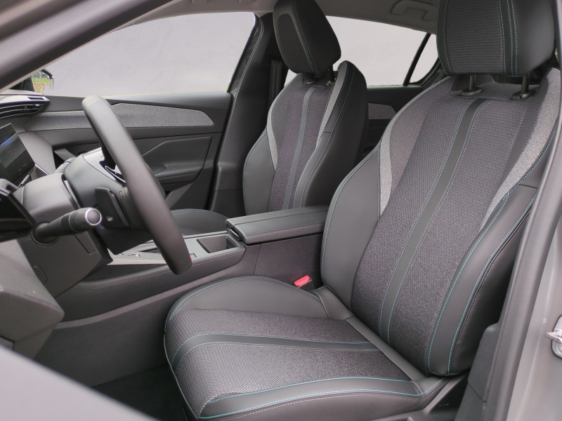 Photo 3 de l'offre de PEUGEOT 308 1.5 BLUEHDI 130CH S&S ALLURE EAT8 - 30 % à 26599€ chez Automobiles 25