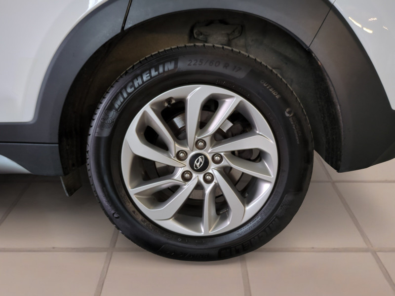 Photo 19 de l'offre de HYUNDAI TUCSON 2.0 CRDI 136CH CREATIVE 4WD à 14990€ chez Automobiles 25