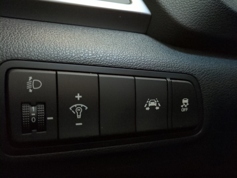Photo 11 de l'offre de HYUNDAI TUCSON 2.0 CRDI 136CH CREATIVE 4WD à 14990€ chez Automobiles 25