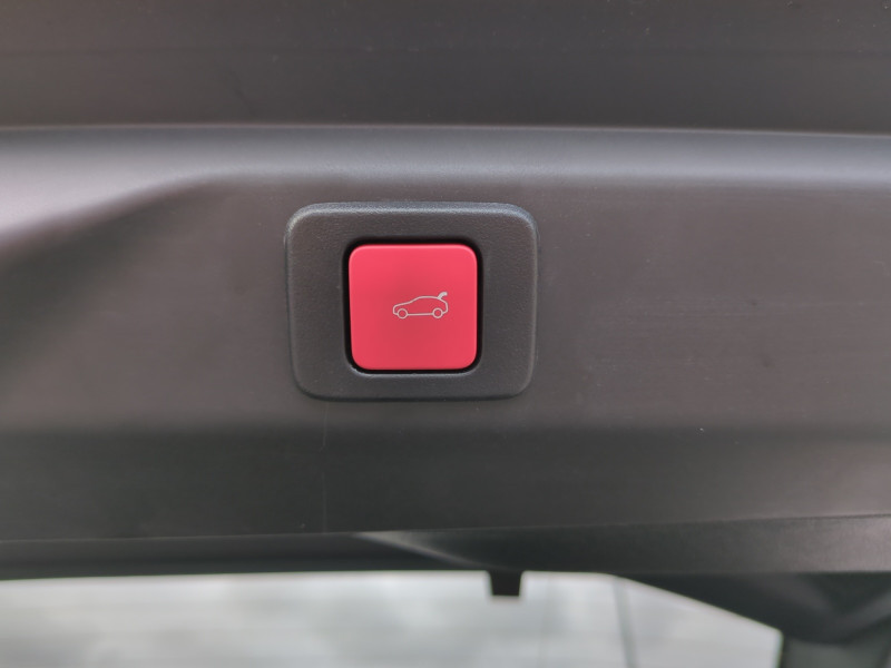 Photo 18 de l'offre de PEUGEOT 3008 1.2 HYBRID 145CH GT E-DCS6 - 24 % à 37699€ chez Automobiles 25
