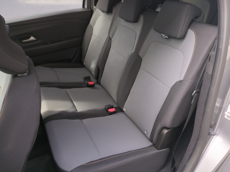Photo 6 de l'offre de DACIA JOGGER 1.0 ECO-G 100CH EXTREME+ 7 PLACES - 10 % à 21499€ chez Automobiles 25