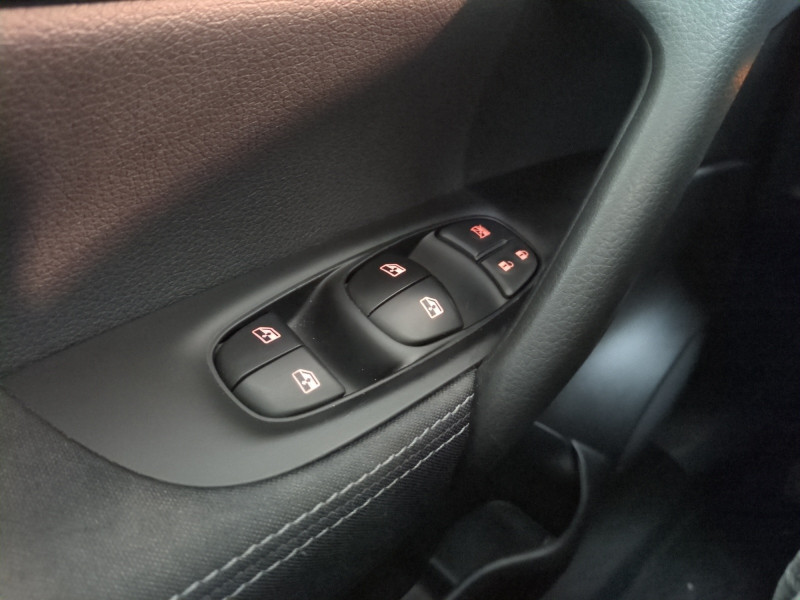 Photo 20 de l'offre de NISSAN QASHQAI 1.5 DCI 115CH N-CONNECTA DCT 2019 EURO6-EVAP à 14990€ chez Automobiles 25