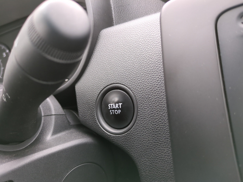 Photo 17 Dacia DUSTER 1.3 TCE 130CH FAP TECHROAD 4X2 Essence ROUGE en vente chez Automobiles 25 Photo 17 de l'offre de DACIA DUSTER 1.3 TCE 130CH FAP TECHROAD 4X2 à 12990€ chez Automobiles 25