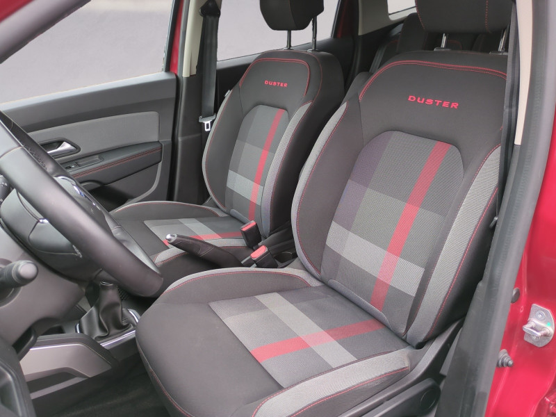 Photo 5 Dacia DUSTER 1.3 TCE 130CH FAP TECHROAD 4X2 Essence ROUGE en vente chez Automobiles 25 Photo 5 de l'offre de DACIA DUSTER 1.3 TCE 130CH FAP TECHROAD 4X2 à 12990€ chez Automobiles 25