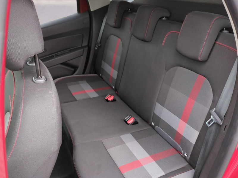 Photo 6 Dacia DUSTER 1.3 TCE 130CH FAP TECHROAD 4X2 Essence ROUGE en vente chez Automobiles 25 Photo 6 de l'offre de DACIA DUSTER 1.3 TCE 130CH FAP TECHROAD 4X2 à 12990€ chez Automobiles 25