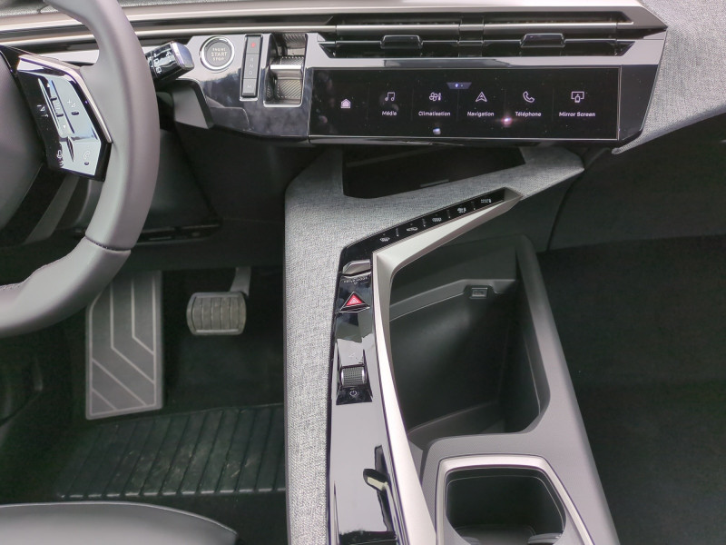 Photo 8 de l'offre de PEUGEOT 5008 HYBRID 145CH ALLURE E-DCS6 - 20 % à 34999€ chez Automobiles 25