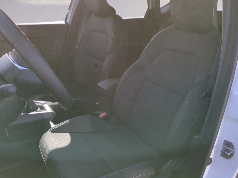 Photo 5 de l'offre de RENAULT CAPTUR II 1.0 TCE 90CH EVOLUTION - 27 % à 20399€ chez Automobiles 25