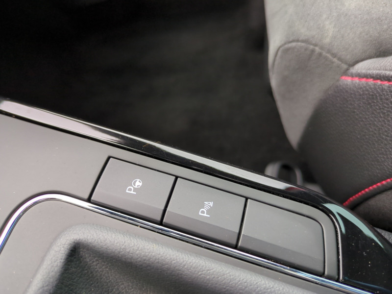 Photo 17 Seat ARONA 1.0 ECOTSI 115CH START/STOP FR DSG Essence ROUGE en vente chez Automobiles 25 Photo 17 de l'offre de SEAT ARONA 1.0 ECOTSI 115CH START/STOP FR DSG à 14990€ chez Automobiles 25