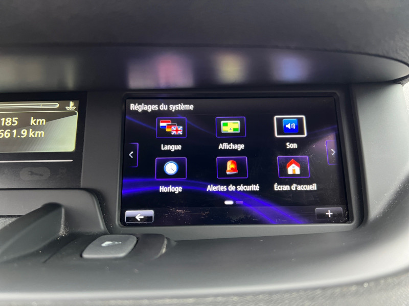 Photo 16 de l'offre de RENAULT GRAND SCENIC III 1.2 TCE 130CH ENERGY BOSE EURO6 7 PLACES 2015 à 9490€ chez Automobiles 25