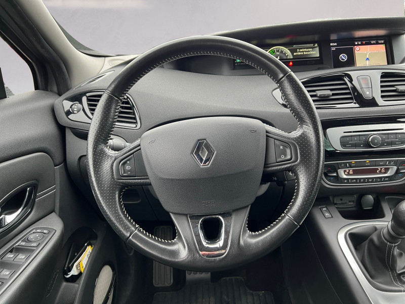 Photo 7 de l'offre de RENAULT GRAND SCENIC III 1.2 TCE 130CH ENERGY BOSE EURO6 7 PLACES 2015 à 9490€ chez Automobiles 25