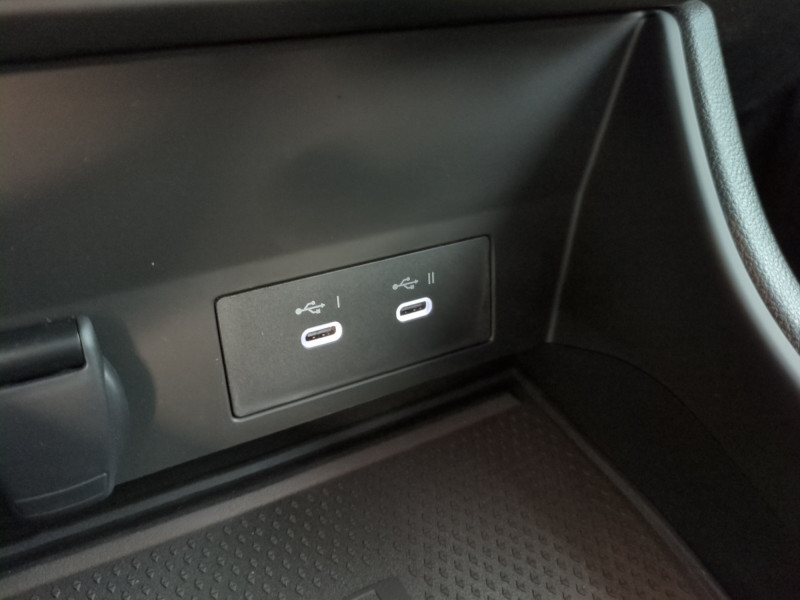 Photo 18 de l'offre de RENAULT CAPTUR II 1.0 TCE 90CH EVOLUTION -27% à 20499€ chez Automobiles 25