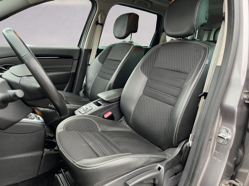 Photo 4 de l'offre de RENAULT GRAND SCENIC III 1.2 TCE 130CH ENERGY BOSE EURO6 7 PLACES 2015 à 9490€ chez Automobiles 25